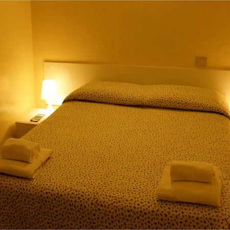 帕爾馬Affitti Only Sleep Bagno Privato公寓 外观 照片